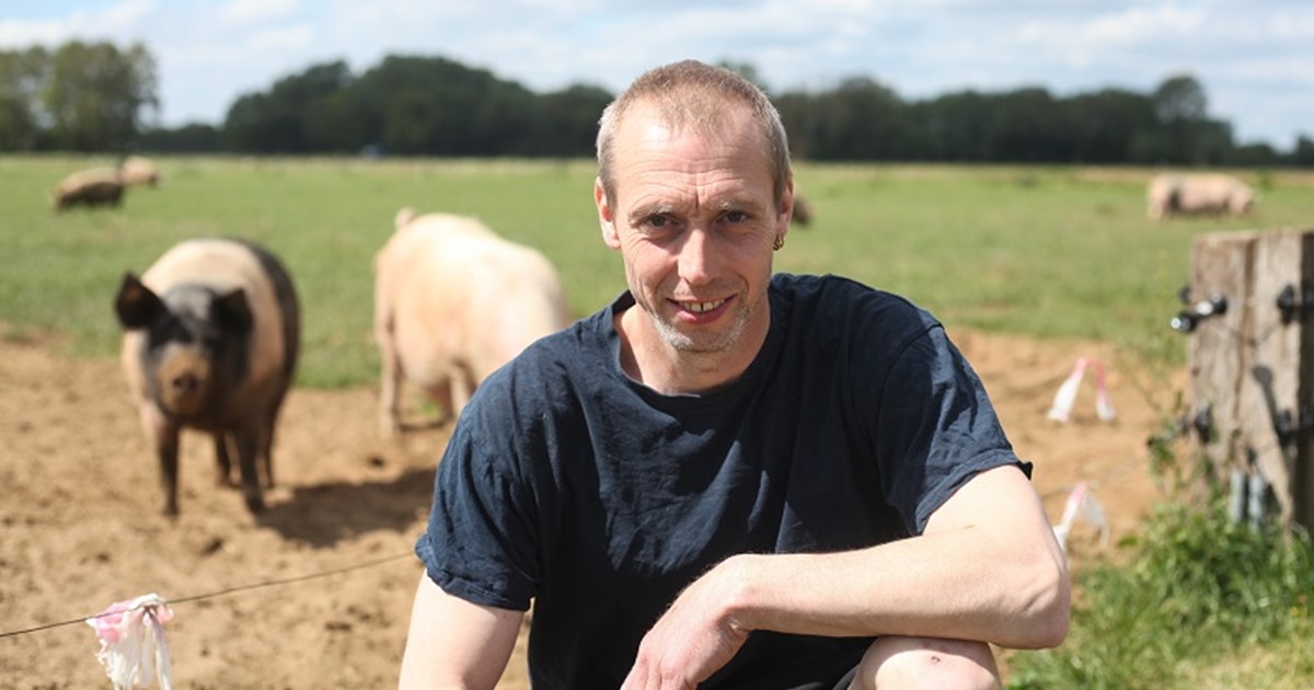 Biologisch varkenshouder Wilco Harmsen uit Hengelo (Gld)